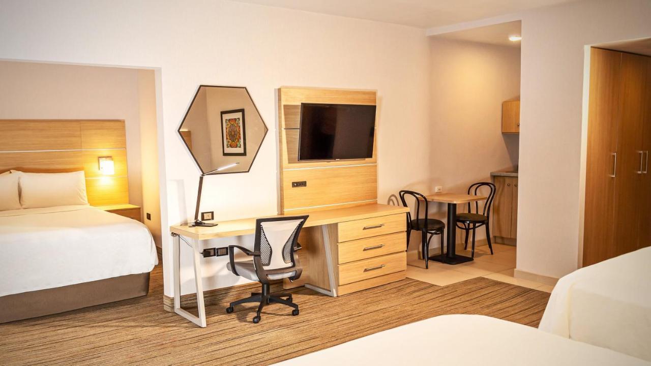 Holiday Inn Express Chihuahua By Ihg Exterior foto