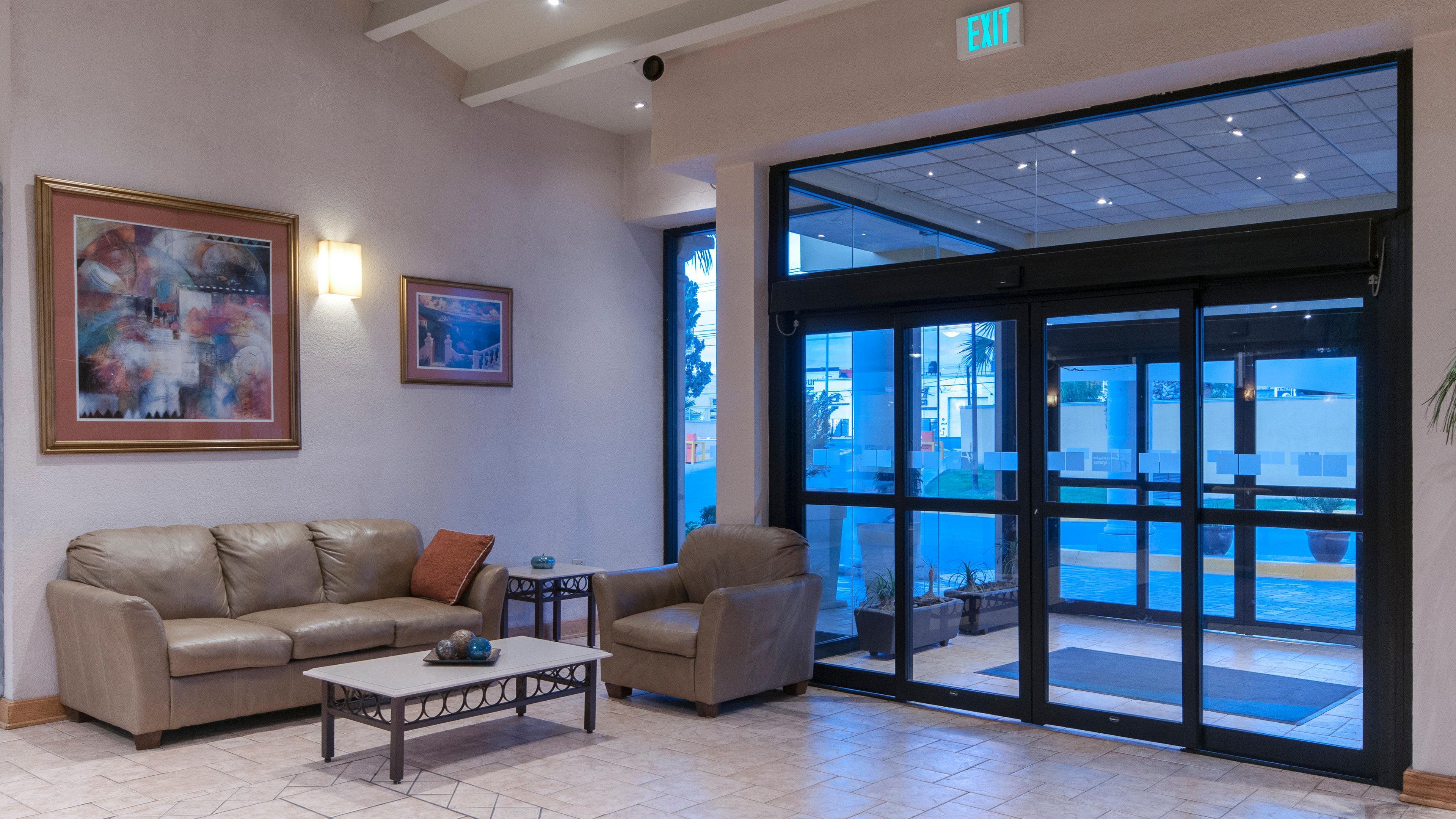 Holiday Inn Express Chihuahua By Ihg Exterior foto
